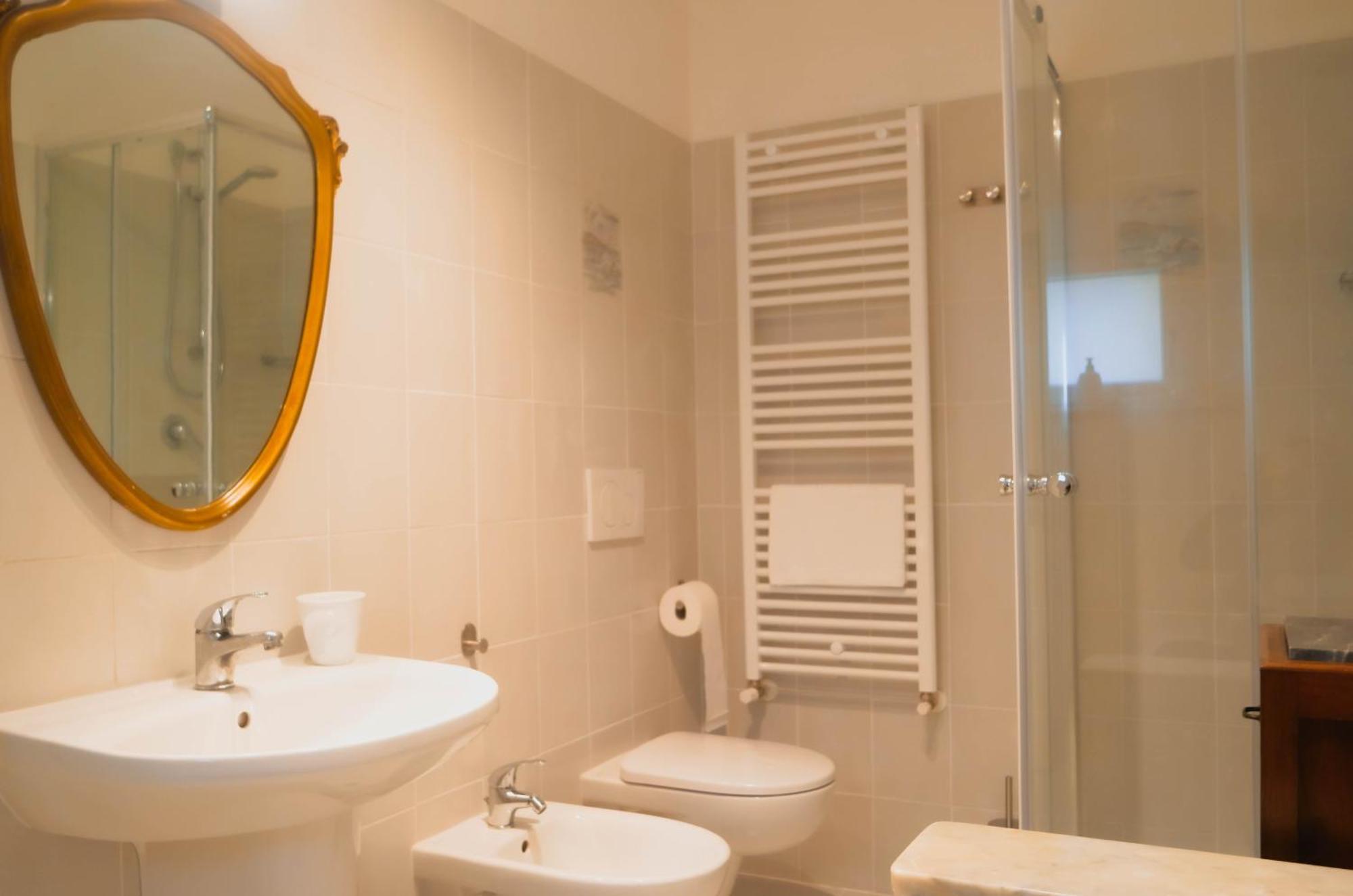 La Tonnaia Apartment Lari Bagian luar foto