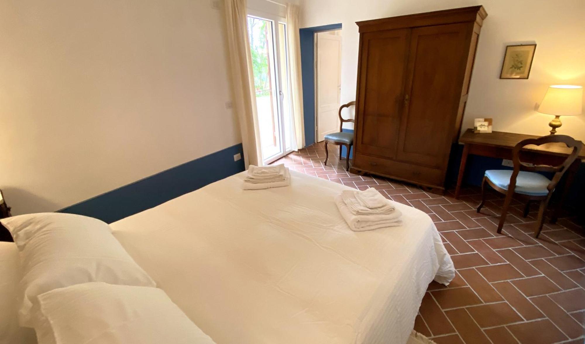 La Tonnaia Apartment Lari Bagian luar foto
